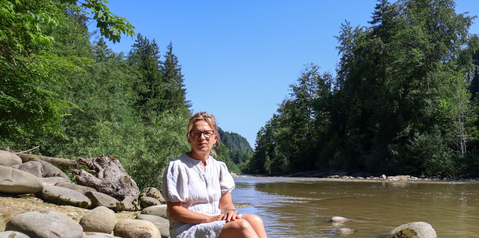 Johanna Vincent-Kooij am Fluss
